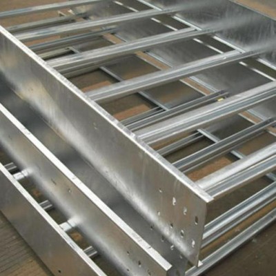 梯形桥架 镀锌材质 配件齐全